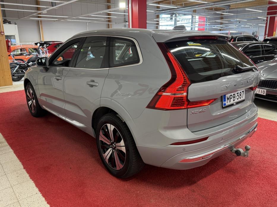 VOLVO XC60 2024