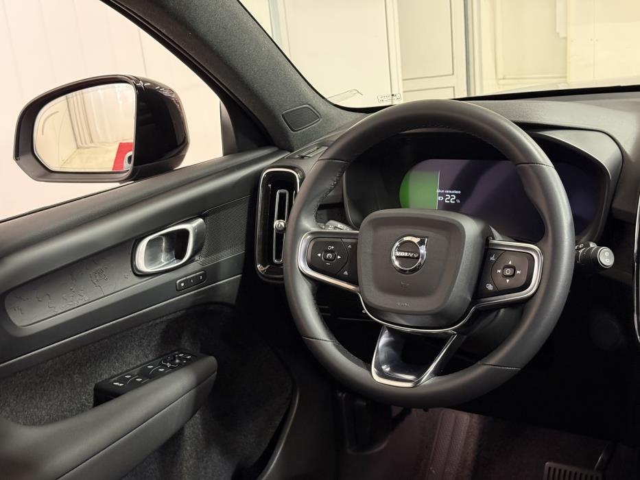 VOLVO XC40 2023