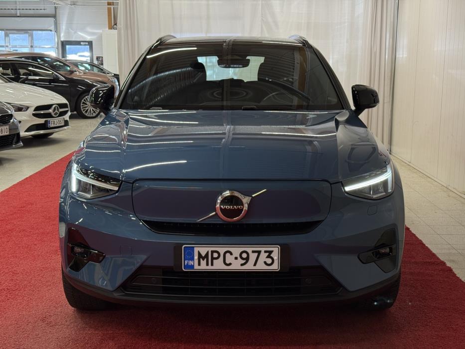 VOLVO XC40 2023