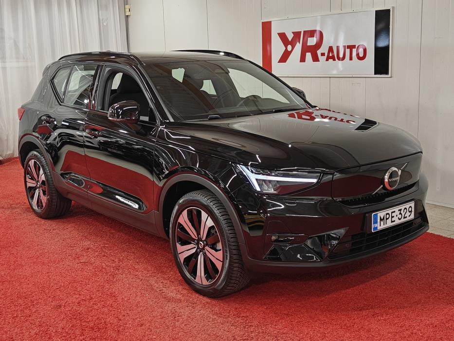 VOLVO XC40 2023