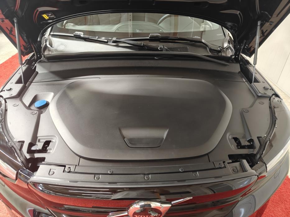 VOLVO XC40 2023
