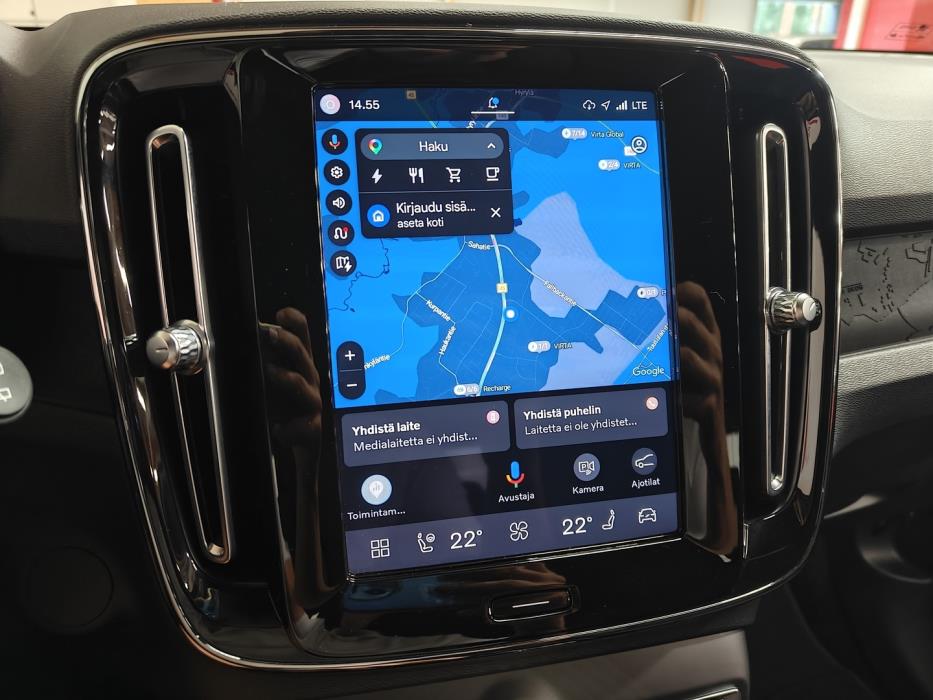VOLVO XC40 2023