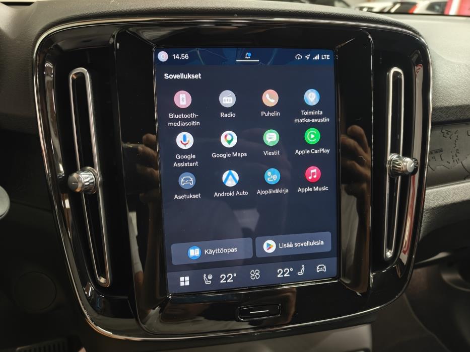 VOLVO XC40 2023