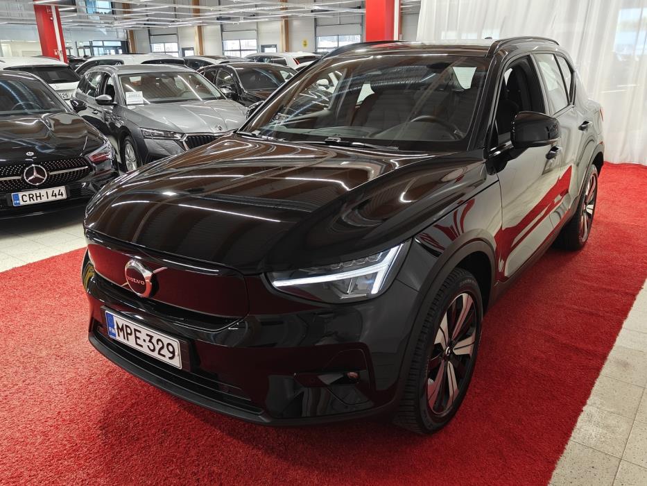 VOLVO XC40 2023