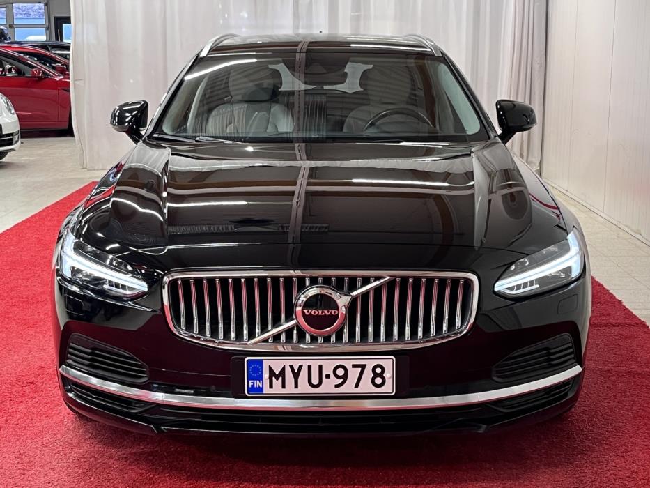 VOLVO V90 2021