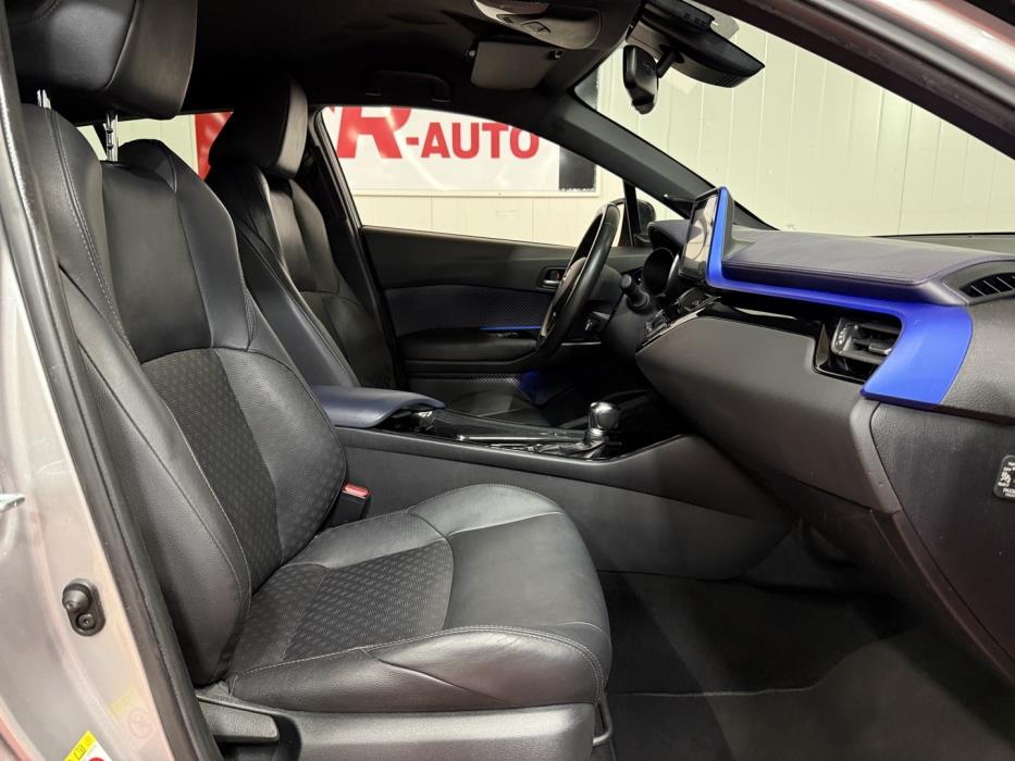 TOYOTA C-HR 2017