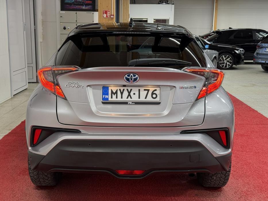TOYOTA C-HR 2017