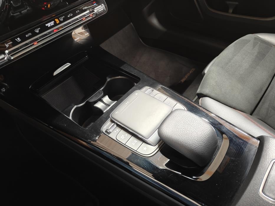 MERCEDES-BENZ A 2021