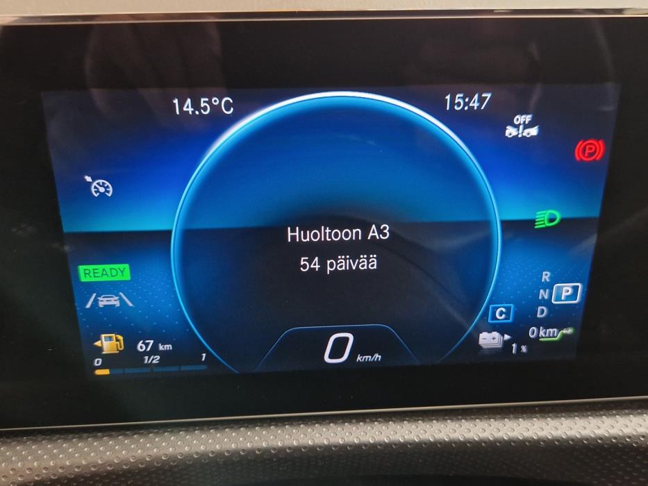 MERCEDES-BENZ A 2023