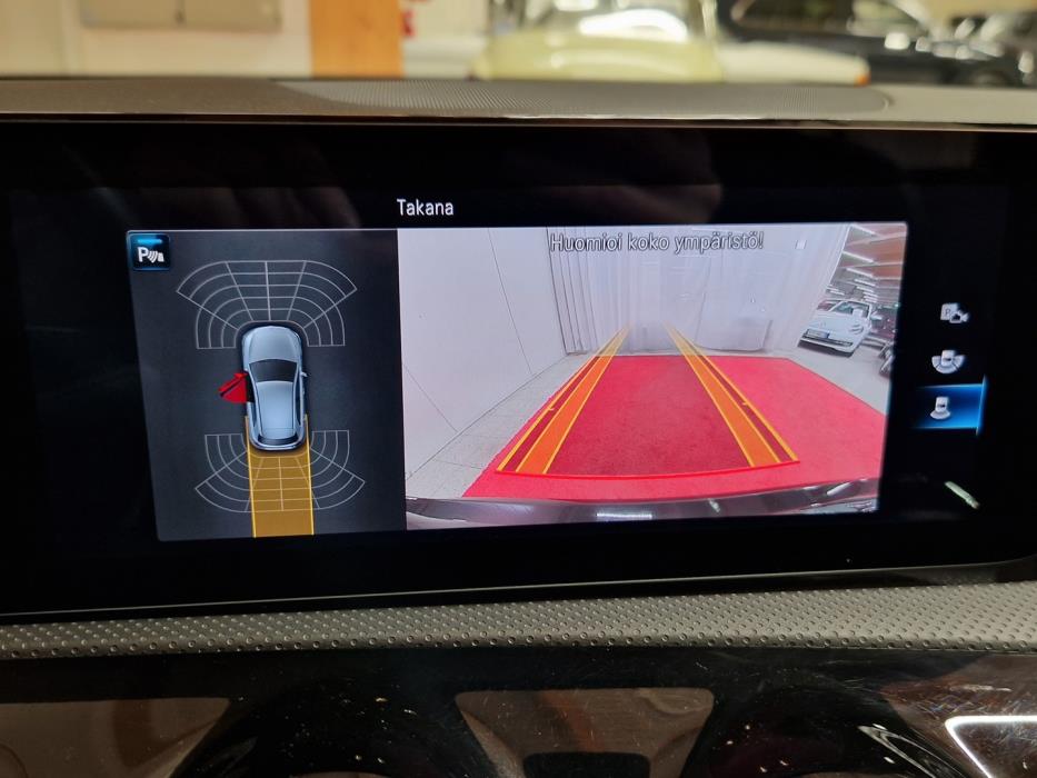 MERCEDES-BENZ A 2023