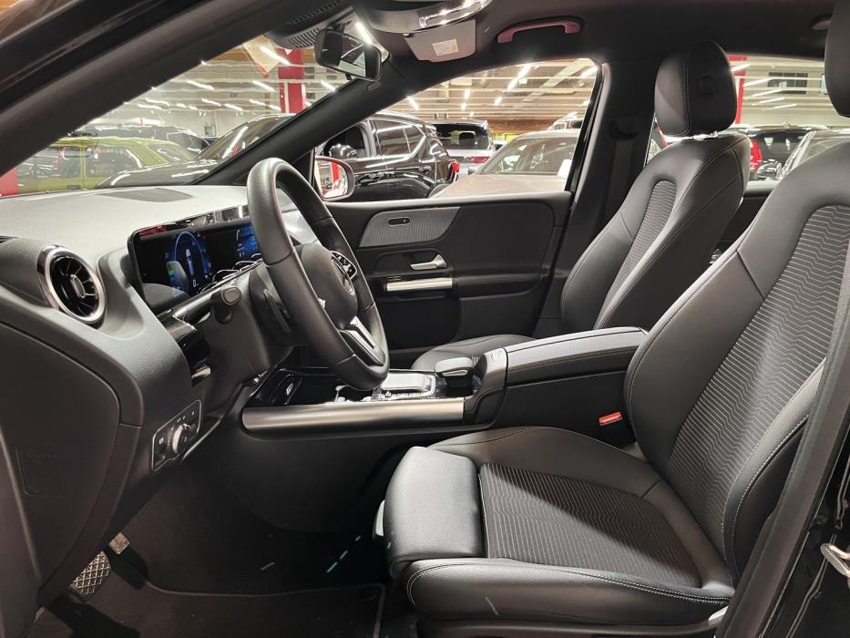 MERCEDES-BENZ B 2023