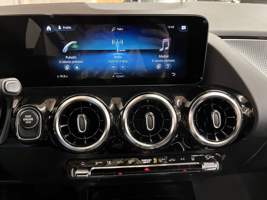 MERCEDES-BENZ B 2023