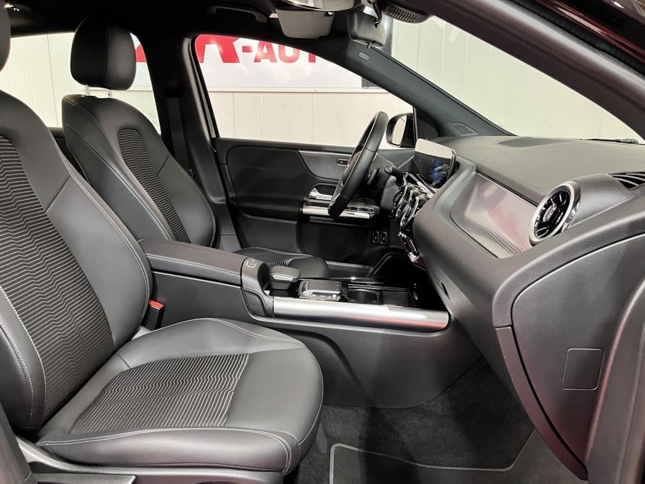 MERCEDES-BENZ B 2023