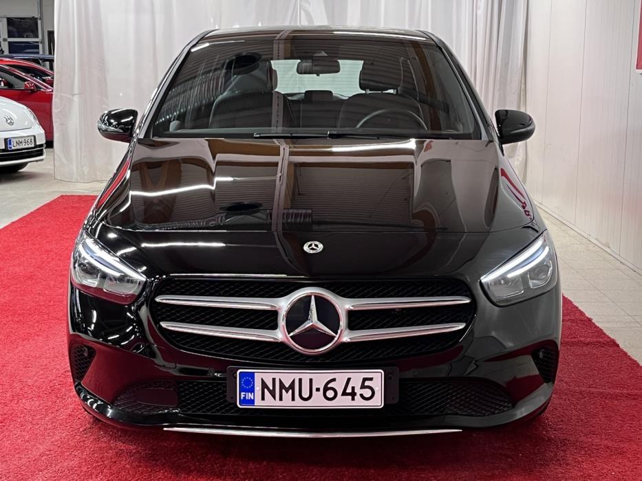 MERCEDES-BENZ B 2023