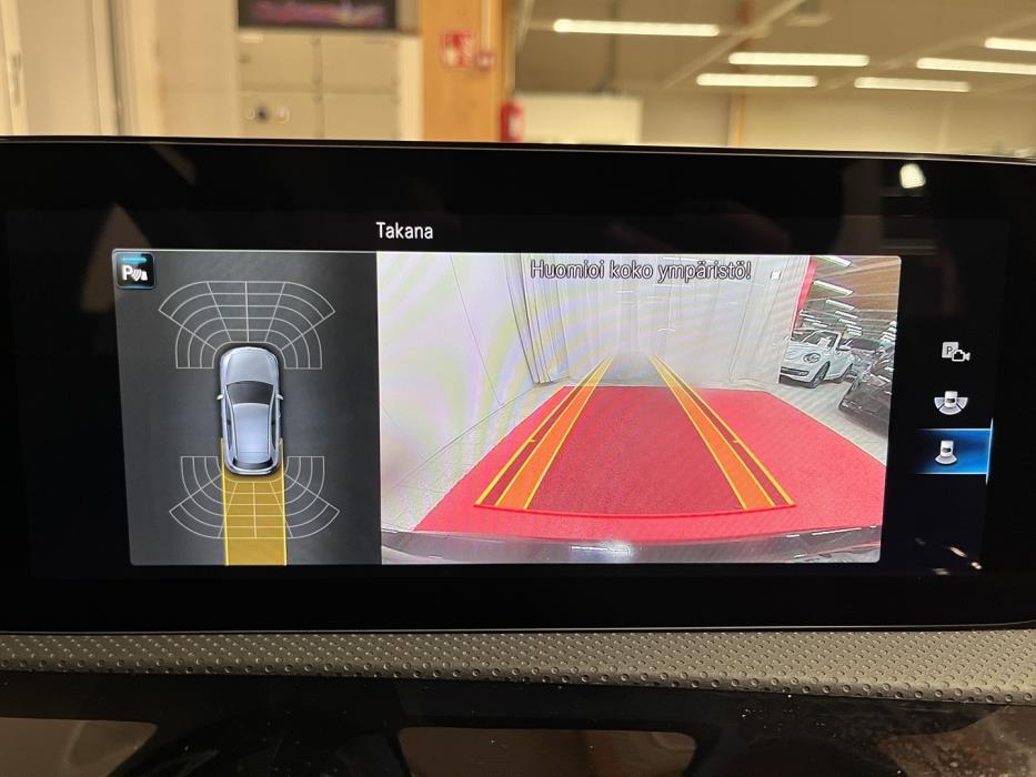 MERCEDES-BENZ A 2023