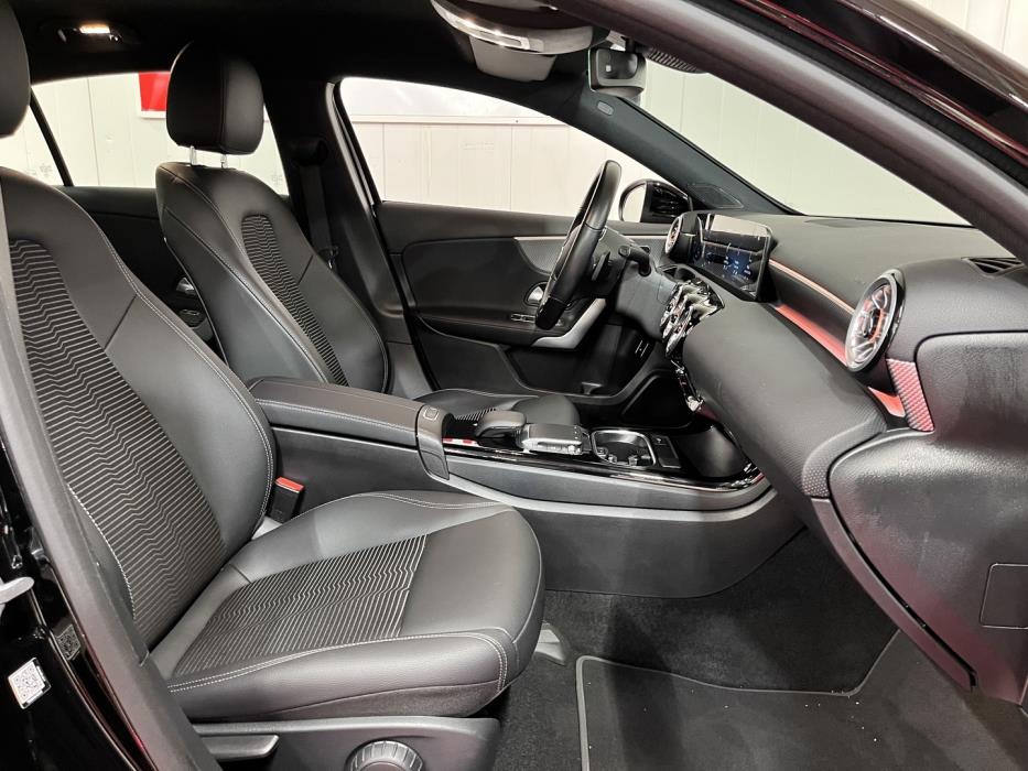 MERCEDES-BENZ A 2023