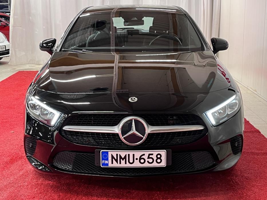 MERCEDES-BENZ A 2023