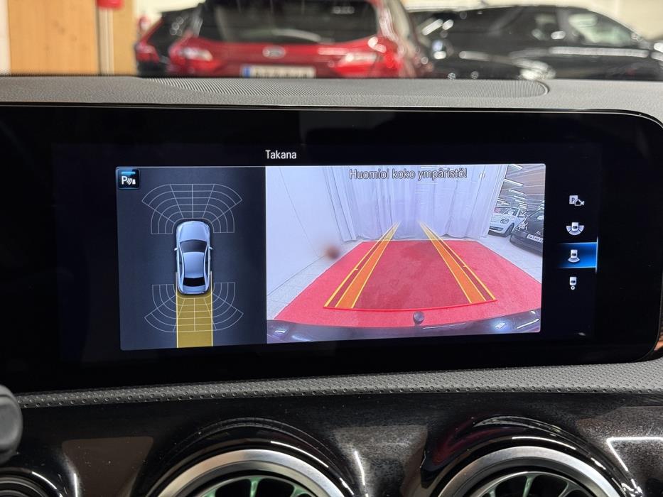 MERCEDES-BENZ A 2023