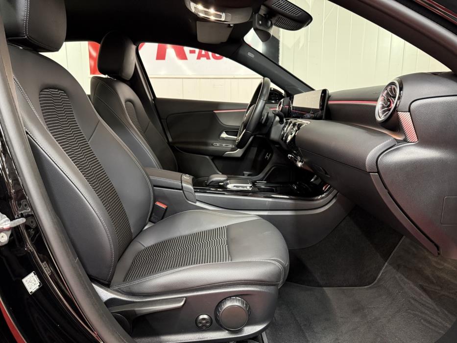 MERCEDES-BENZ A 2023