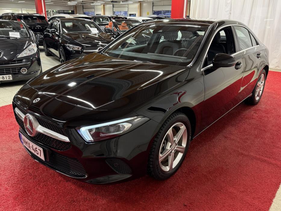 MERCEDES-BENZ A 2023