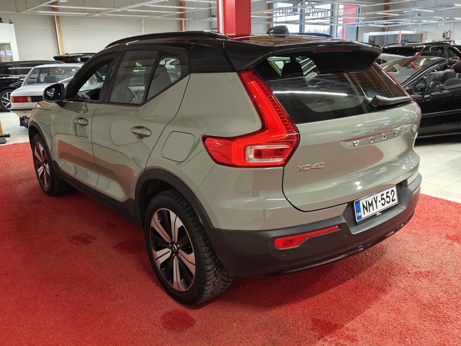 VOLVO XC40 2023