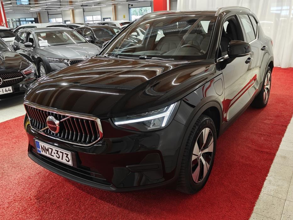 VOLVO XC40 2023