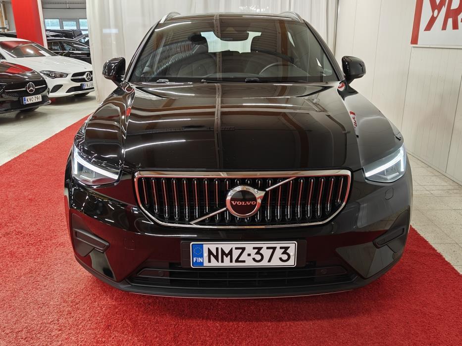 VOLVO XC40 2023