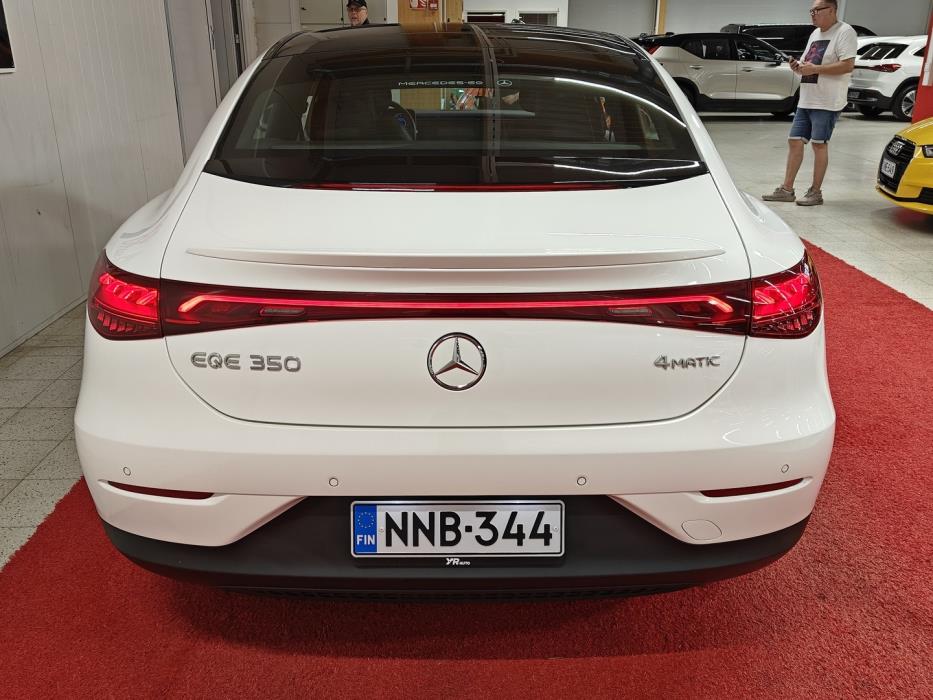 MERCEDES-BENZ EQE 2023