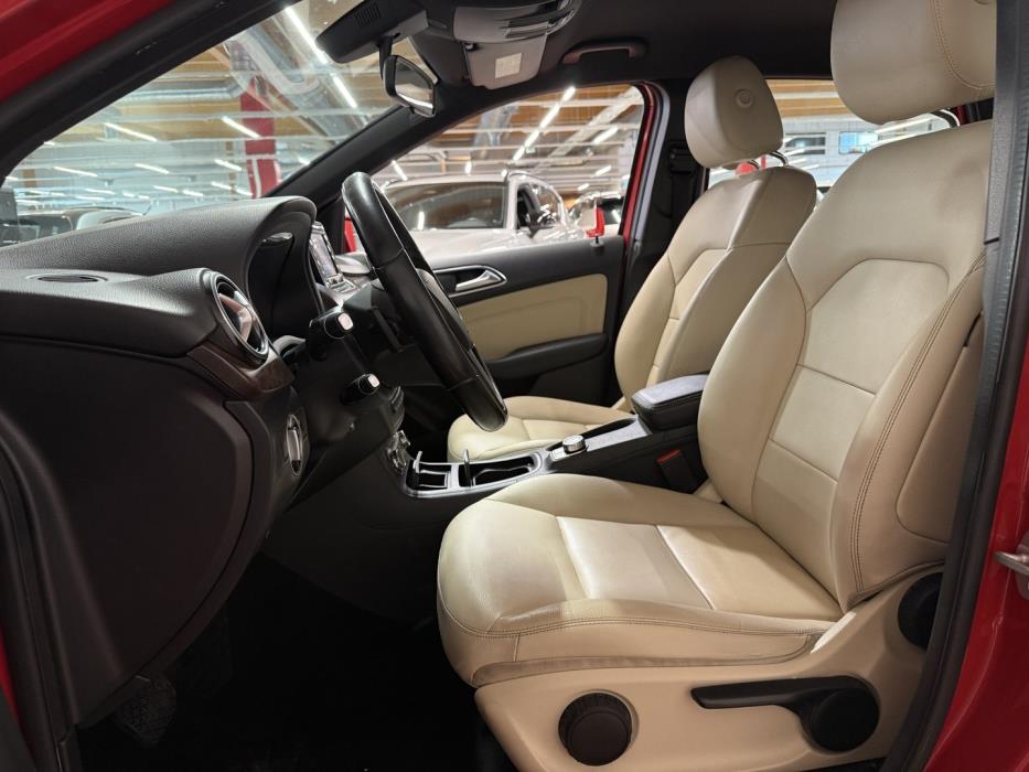 MERCEDES-BENZ B 2012