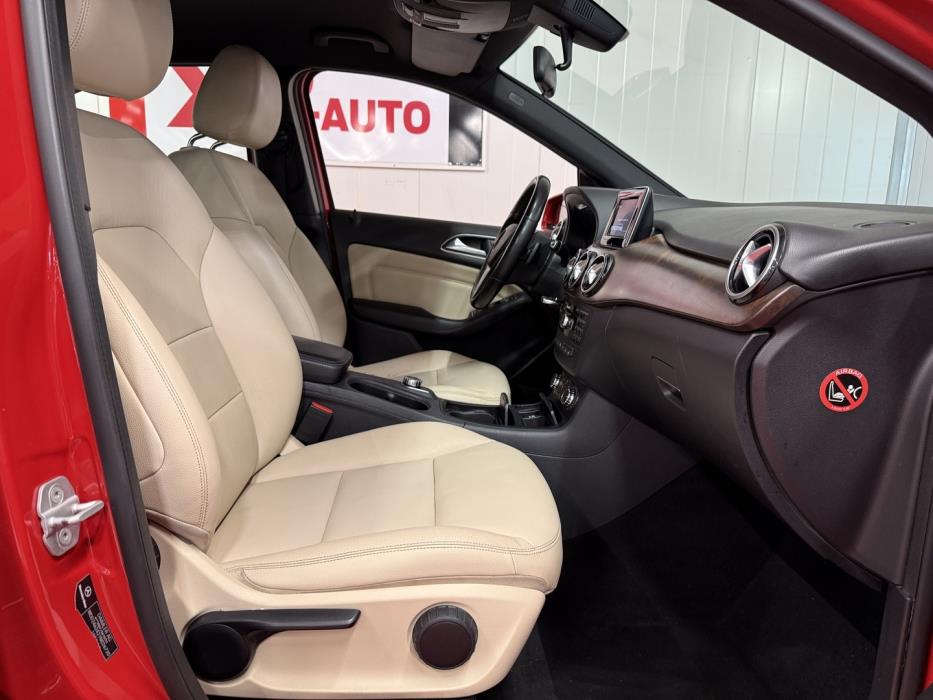 MERCEDES-BENZ B 2012