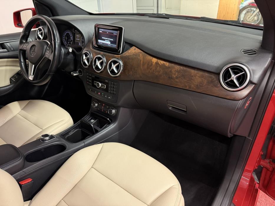 MERCEDES-BENZ B 2012