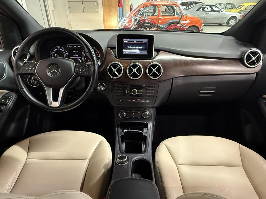 MERCEDES-BENZ B 2012
