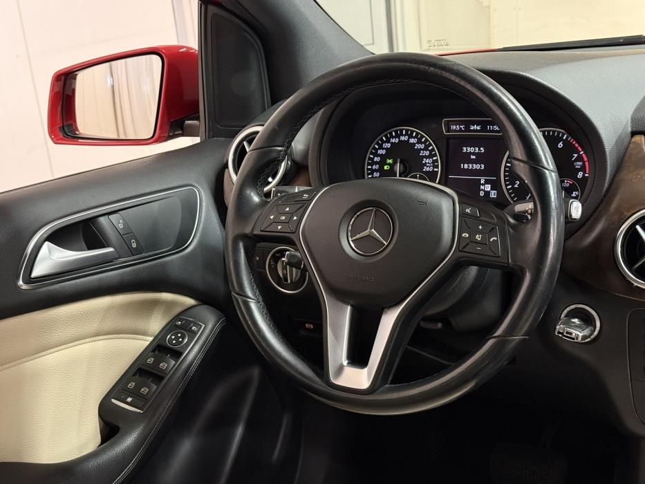 MERCEDES-BENZ B 2012