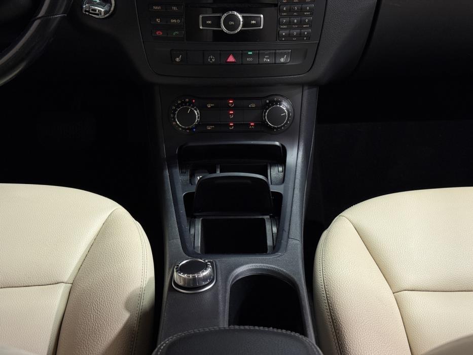 MERCEDES-BENZ B 2012