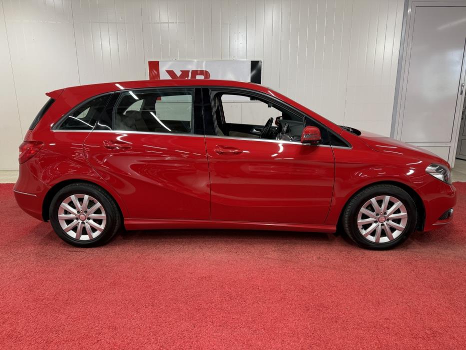 MERCEDES-BENZ B 2012