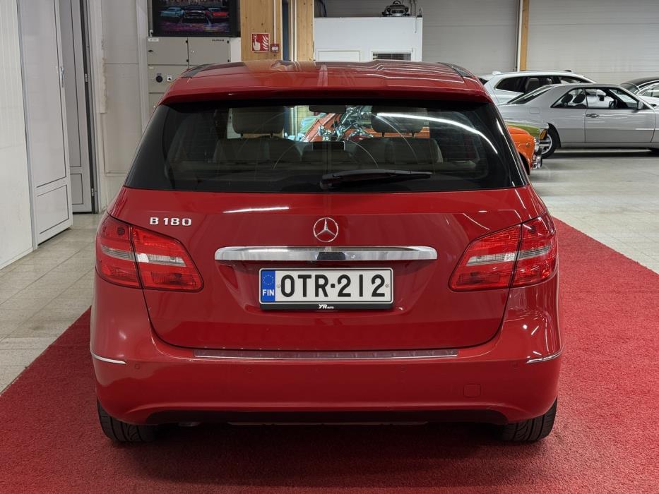 MERCEDES-BENZ B 2012