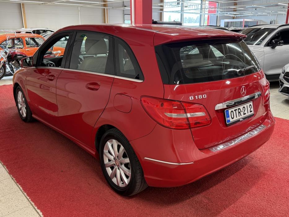 MERCEDES-BENZ B 2012