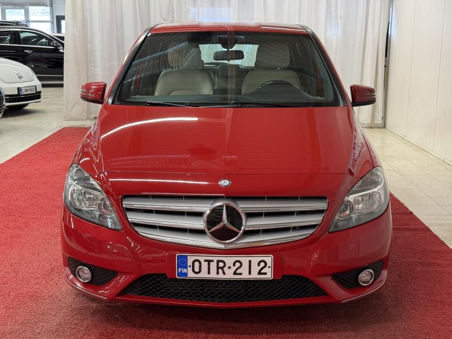 MERCEDES-BENZ B 2012
