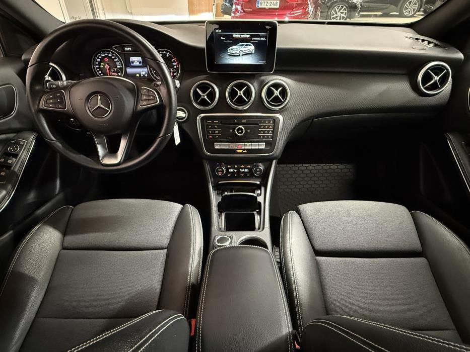 MERCEDES-BENZ A 2016