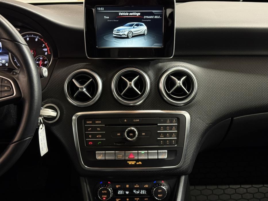MERCEDES-BENZ A 2016