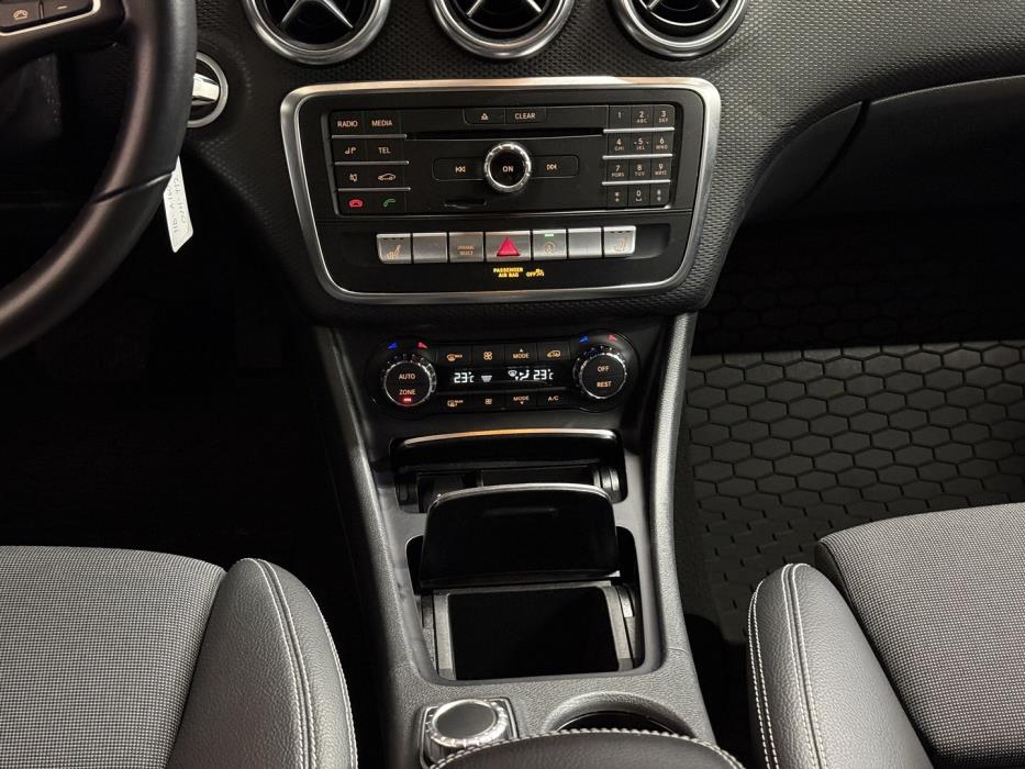 MERCEDES-BENZ A 2016