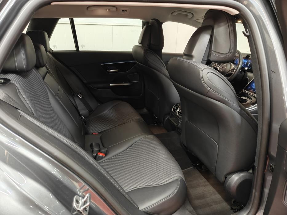 MERCEDES-BENZ C 2023