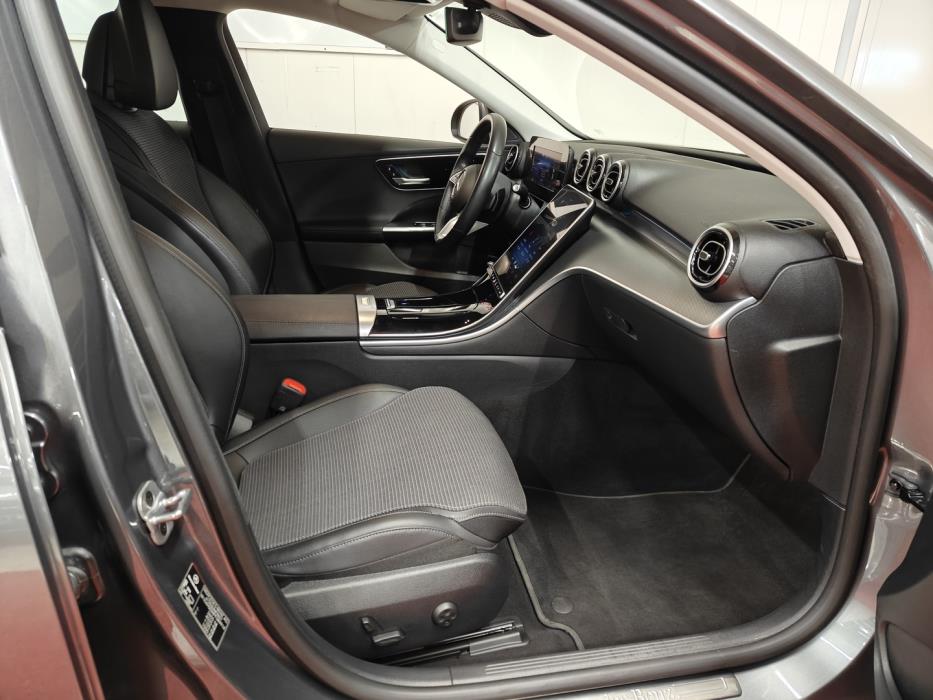 MERCEDES-BENZ C 2023
