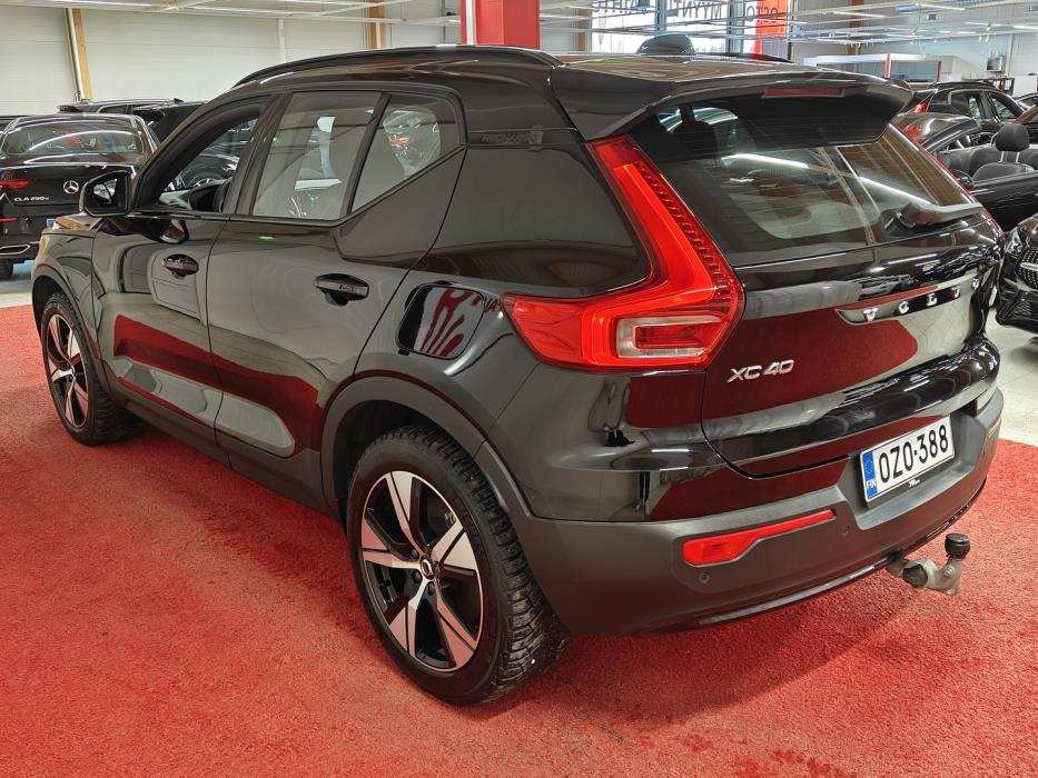 VOLVO XC40 2023