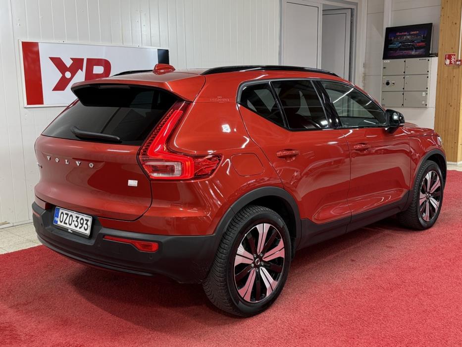 VOLVO XC40 2023