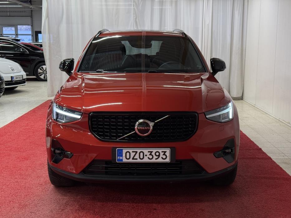VOLVO XC40 2023