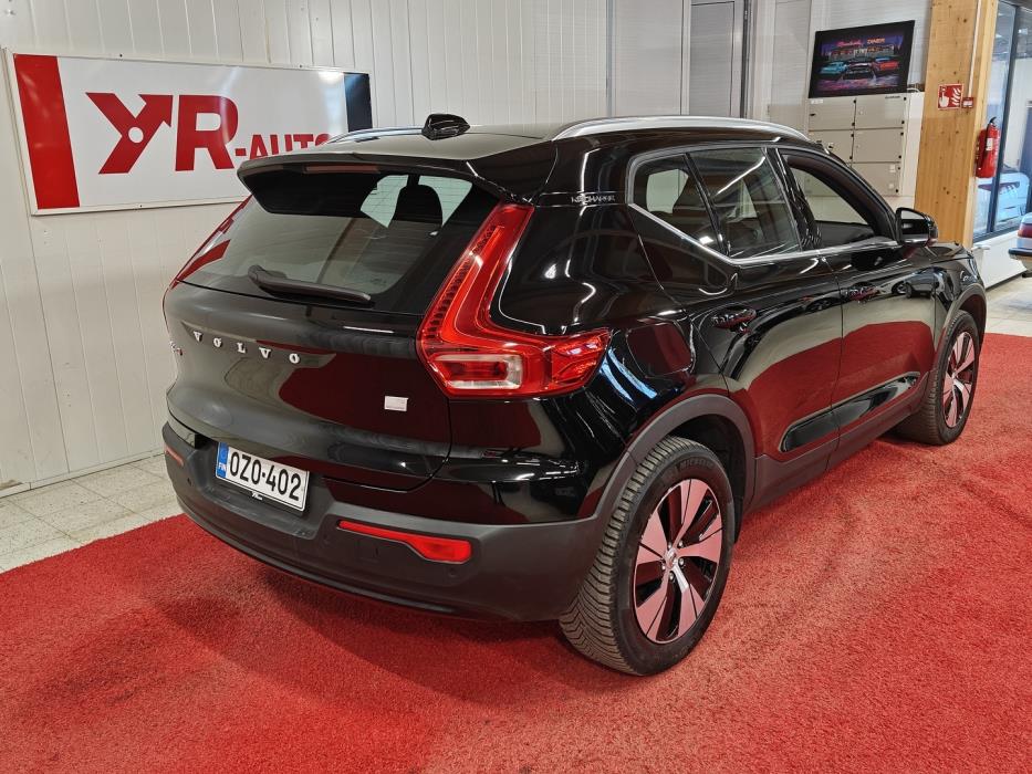 VOLVO XC40 2023