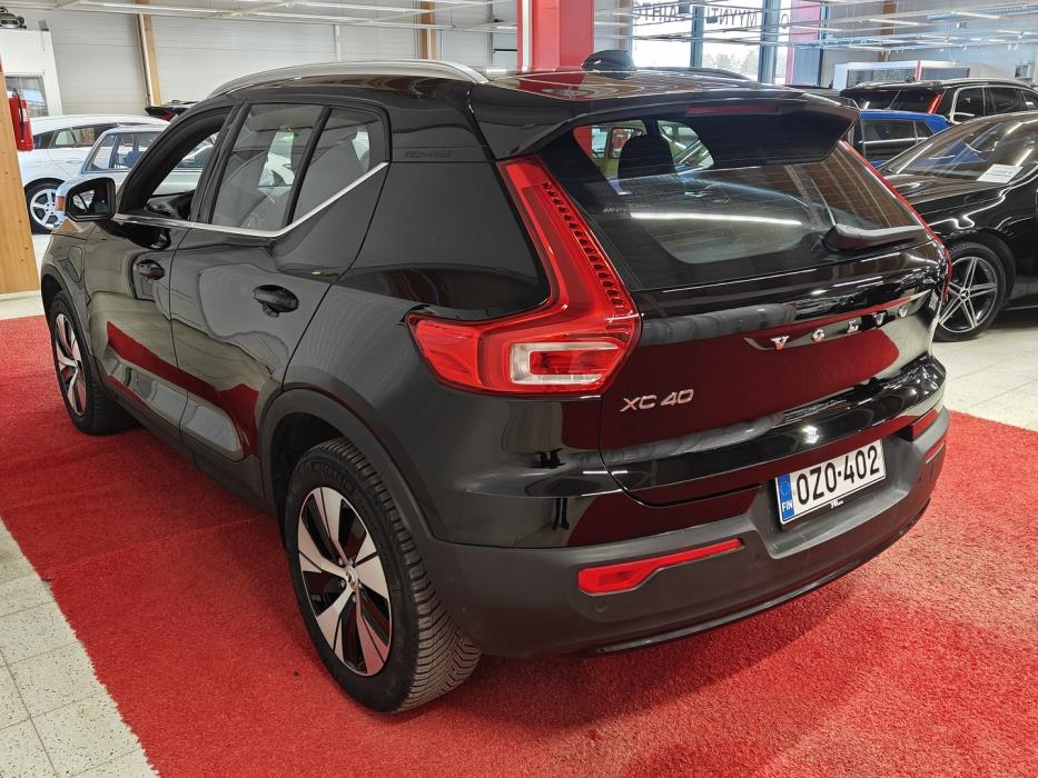VOLVO XC40 2023