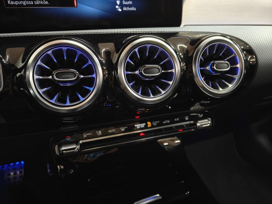 MERCEDES-BENZ CLA 2023