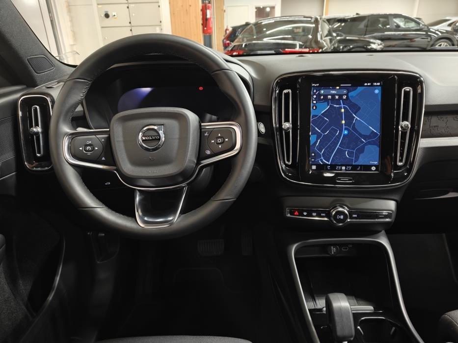 VOLVO XC40 2023